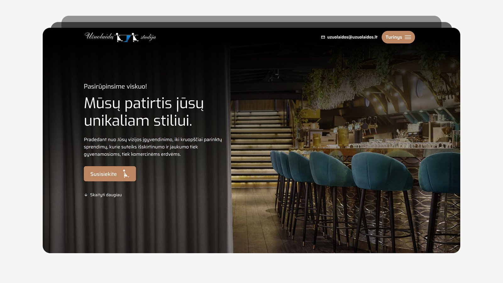 Užuolaidų studijos svetainės titulinio puslapio hero sekcija su antrašte ‘Mūsų patirtis jūsų unikaliam stiliui’